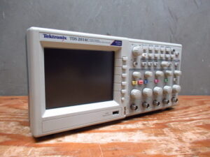 Tectronix テクトロニクス TDS2014C デジタルストレージオシロスコープ 100MHz 2GS/s