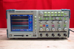 Tektronix テクトロニクス TPS2024 デジタル・ストレージ・オシロスコープ